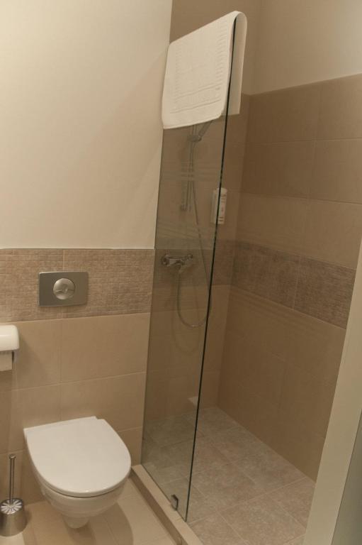 Hotel Vis A Vis Oleśnica Esterno foto